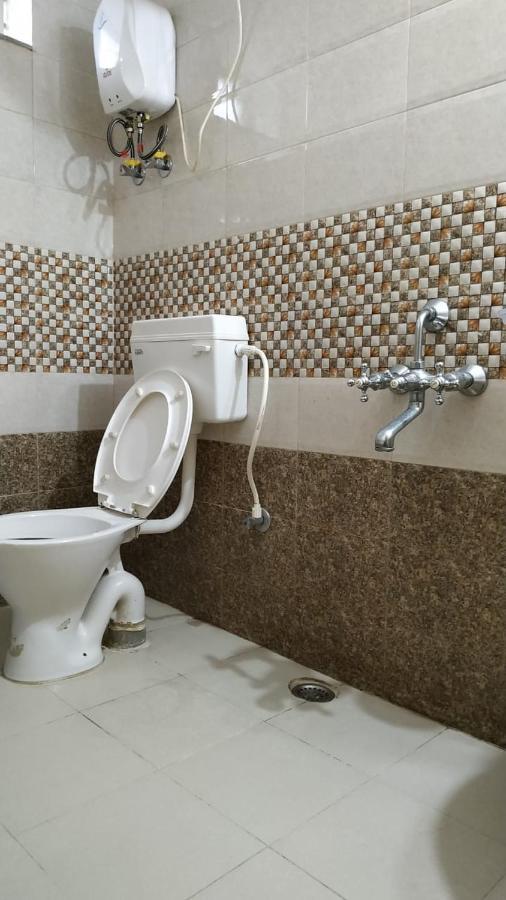Nest Guest House Μπουμπάνεσβαρ Εξωτερικό φωτογραφία